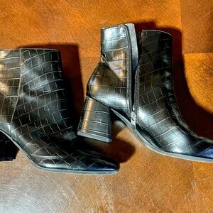 Ladies dress boots, like new